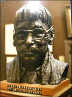 Reca's bust of Stanley Spencer at the gallery